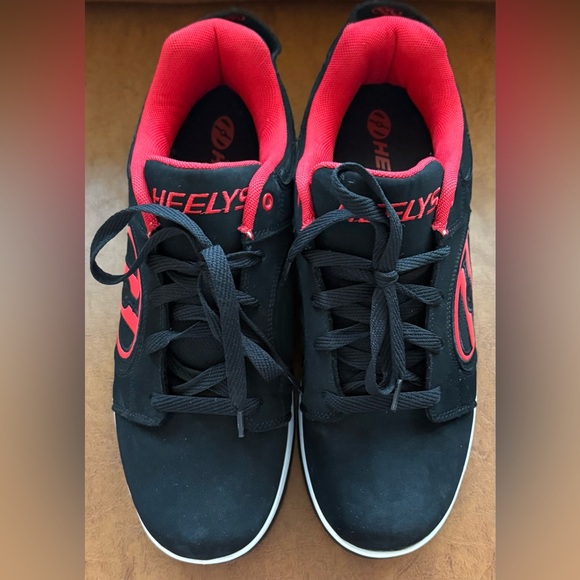 Heelys Voyager Skate Shoes Men’s 11 Black Red Low Profile Wheels ABEC 5 EUC - Picture 5 of 10